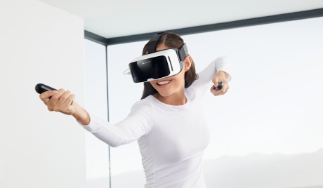 スマホを表示デバイスとするPC用VRヘッドセット「ZEISS VR ONE Connect」発表