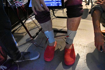 ［SIGGRAPH ASIA 2018］E-TECHレポート：一切動かずに「歩いた感覚」が得られる驚異のVR歩行技術「Leg-Jack」を体験してきた